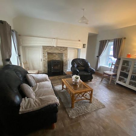 Cheerful 3 Bedroom Country Farm House Ennis Eksteriør billede
