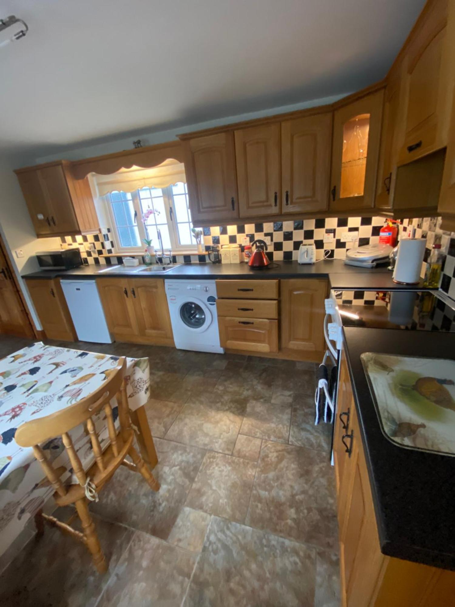 Cheerful 3 Bedroom Country Farm House Ennis Eksteriør billede